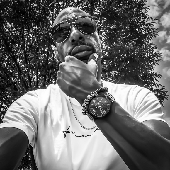 Meet your Posher, Simon - Picture 1 of 1